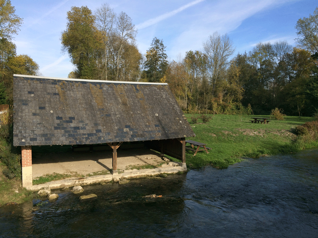 The first washhouse at Chambon sur Cisse
