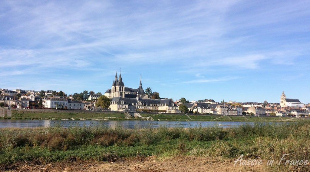 First view of Saint Nicolas and the castle