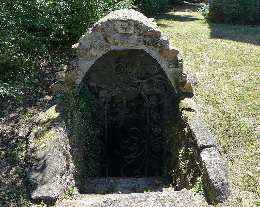 The micraculous well at the Virgins Chapel