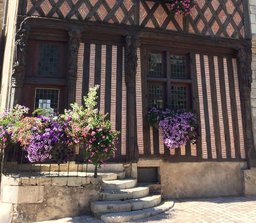 15th century half-timbered house with sculptures