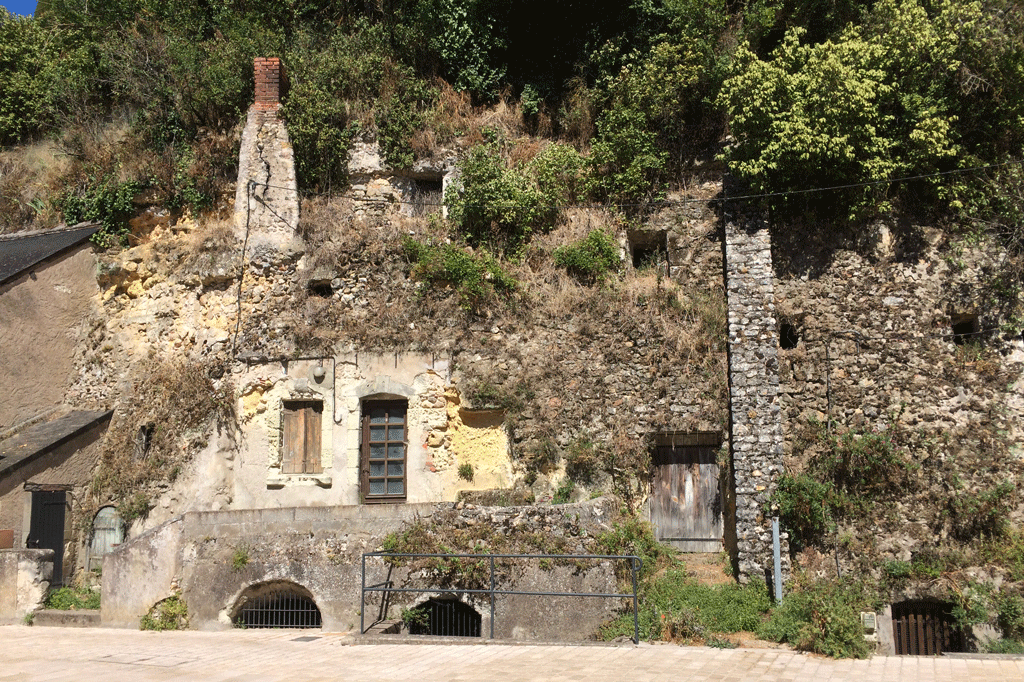 The very old troglodyte dwelling in Luynes just opposite the covered market