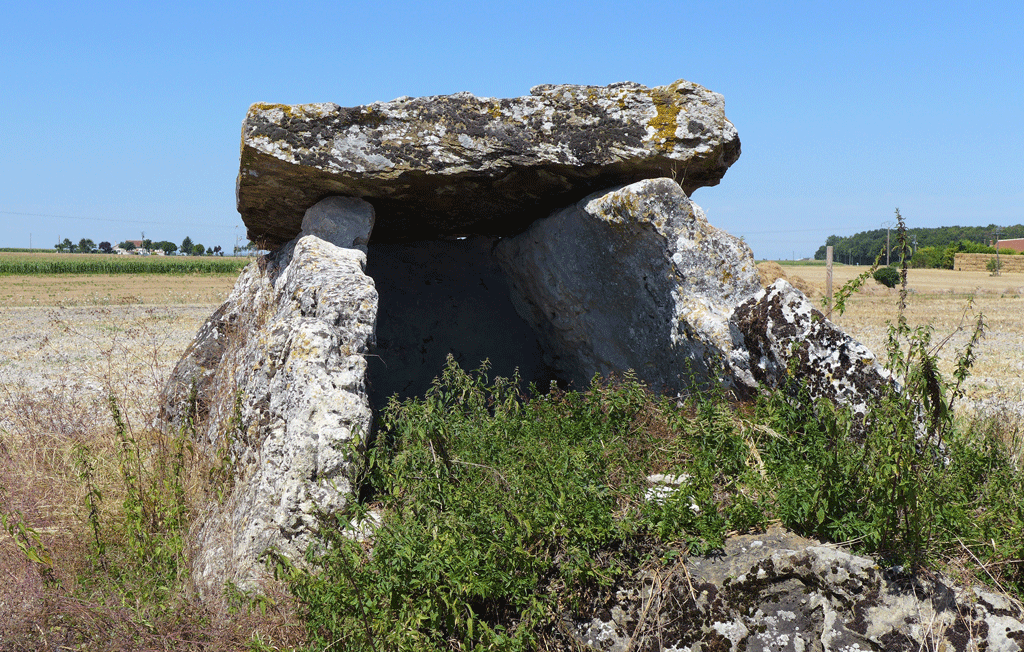 The dolmen outside Saint-Maure-de-Touraine