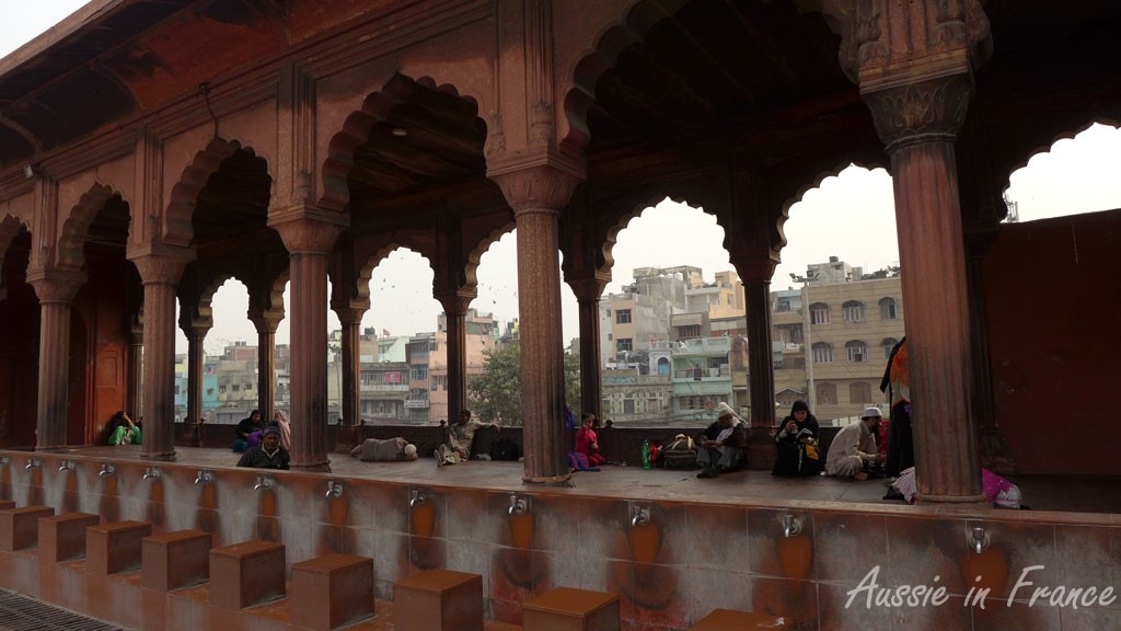 The gallery that runs around the mosque