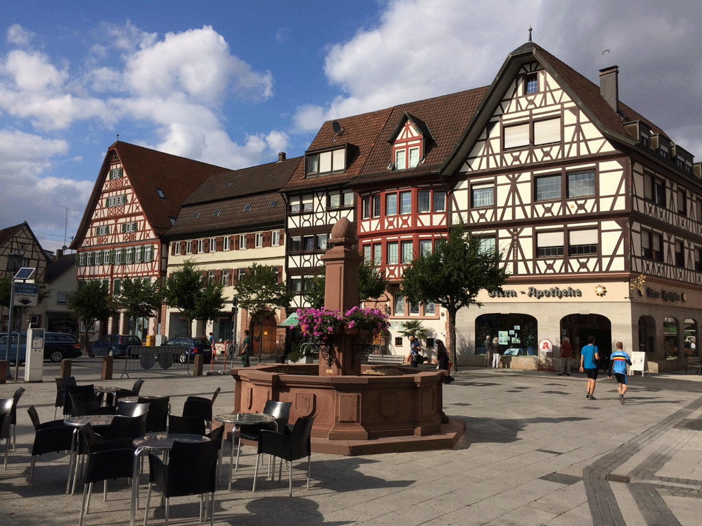 The main square in Tauberbishofsheim, on the right of the rathaus