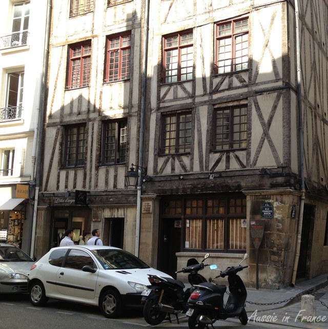 Street level of 11 & 13 rue François Morin