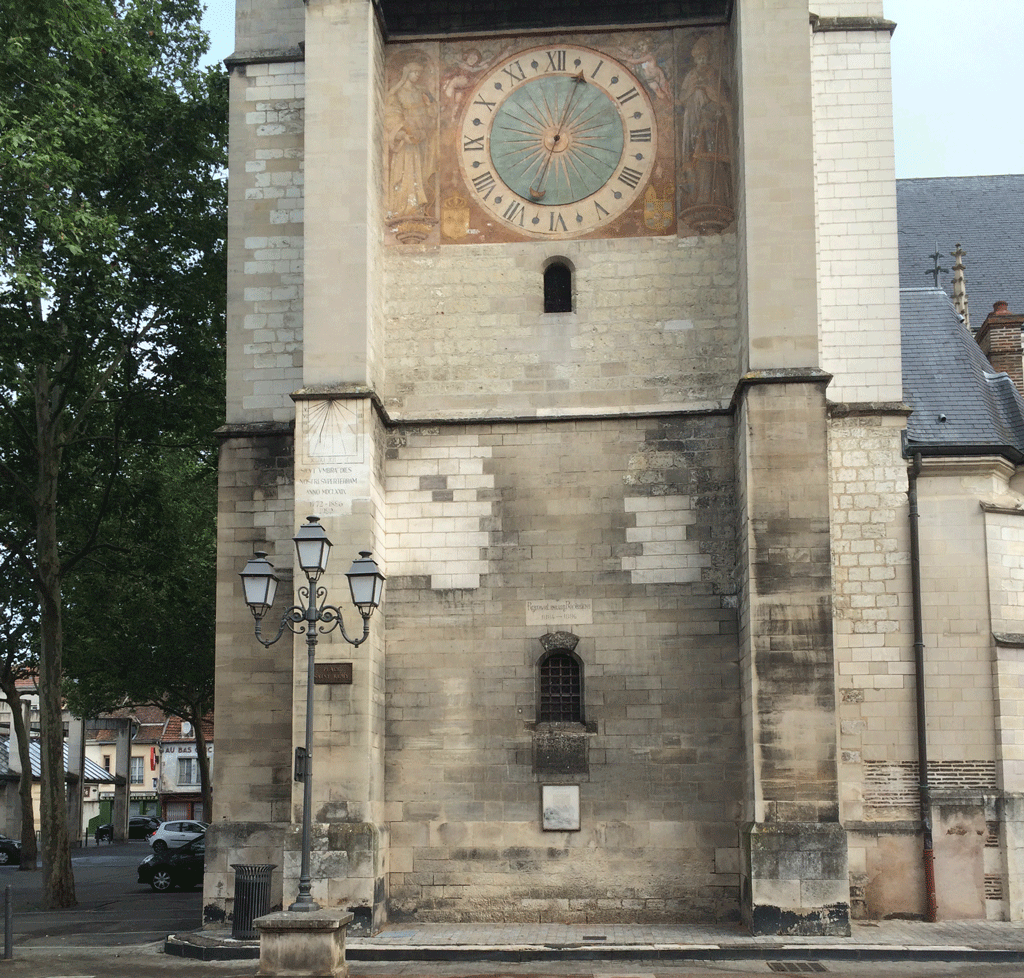 Saint Rémi, rebuilt in the 14th century is thought to be one of the oldest churches in Troyes, despite its more modern look. The fresco was painted in 1772.