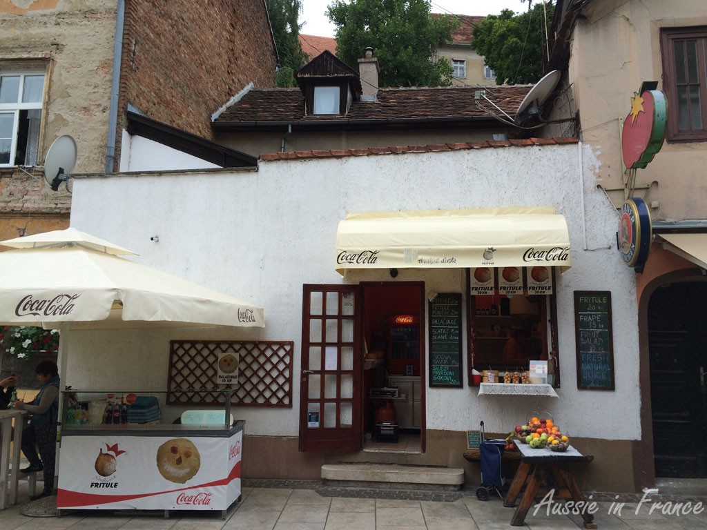 I love this little café