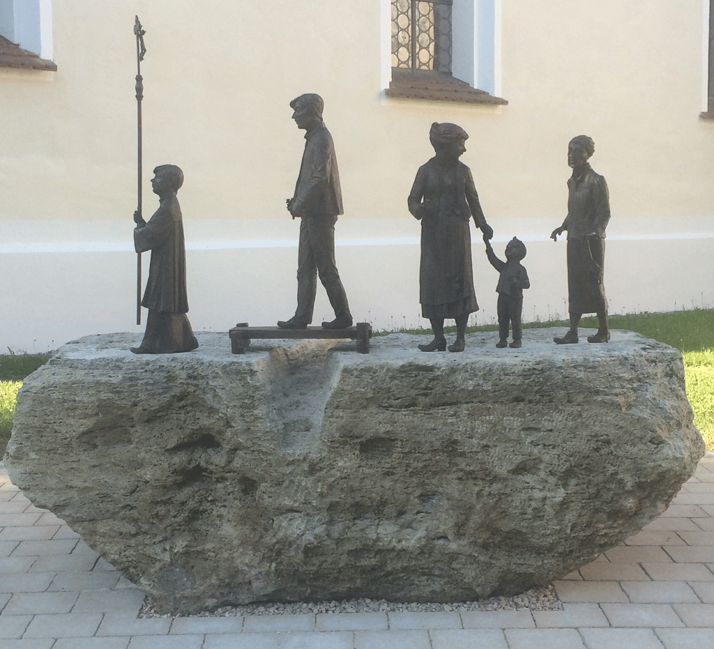 An interesting group of statues in Peiting