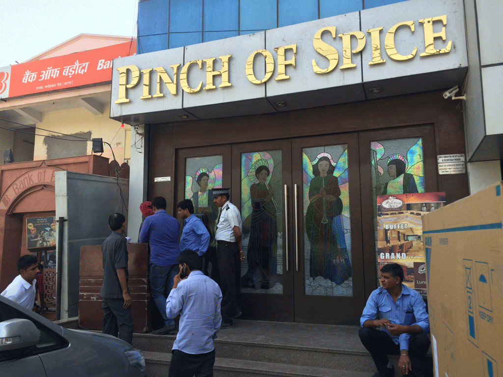 Pinch of Spice, a typical Indian restaurant for tourists