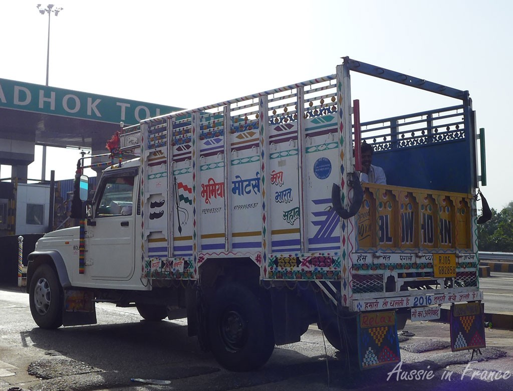 A typical "blow horn" truck