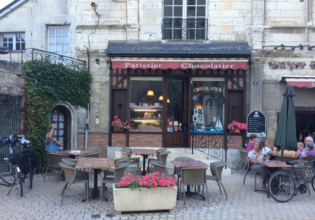 One of our favourite teashops - La Maison de Rabelais just opposite Langeais Castle