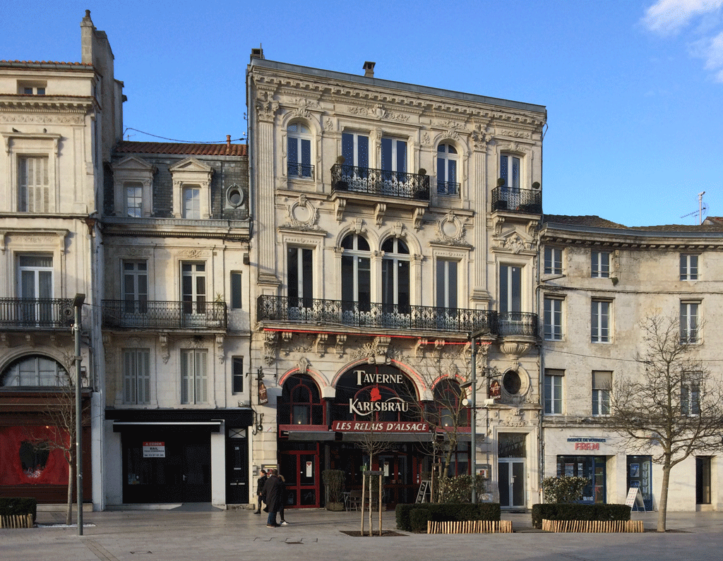 More sculpted façades