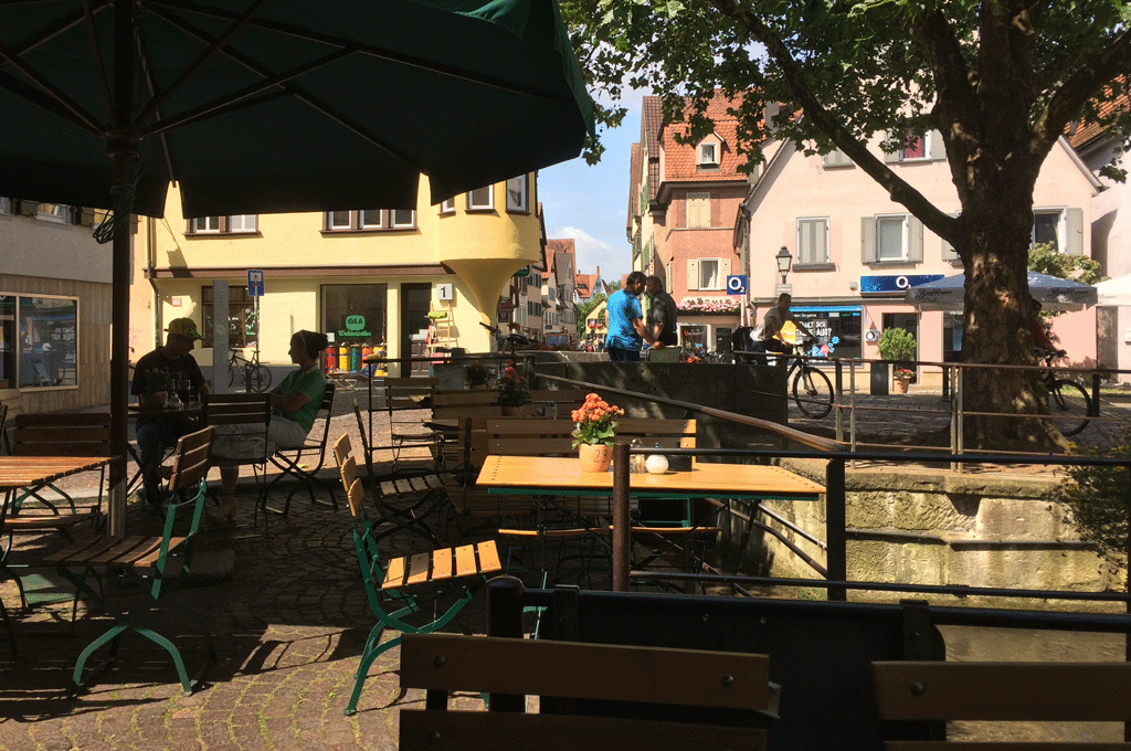 Having coffee next to the canal