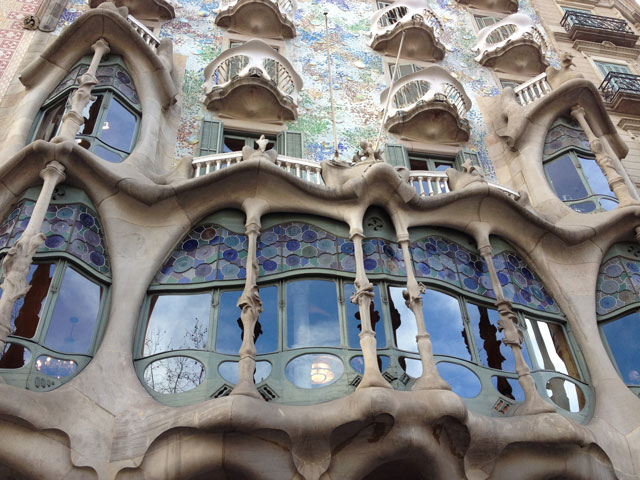 Façade of main floor of Casa Batllo