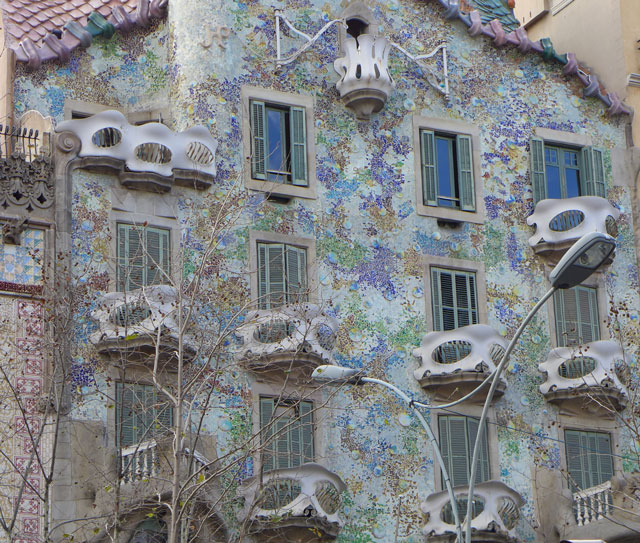 Close-up of Battlo façade