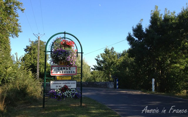 Road entrance to Candé sur Beuvron
