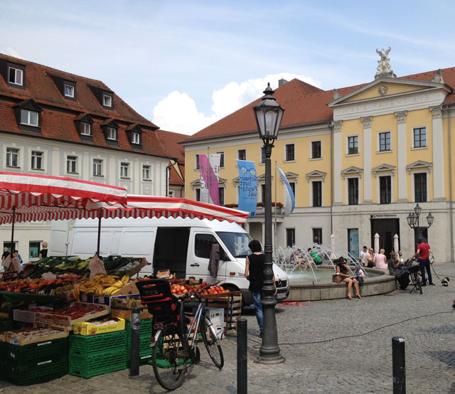 Bismarckplatz market in Regensburg