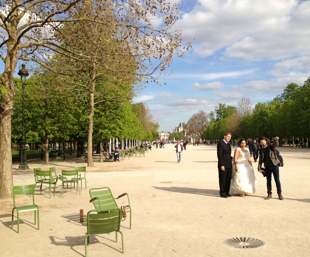 Bridal party in the Tuileries