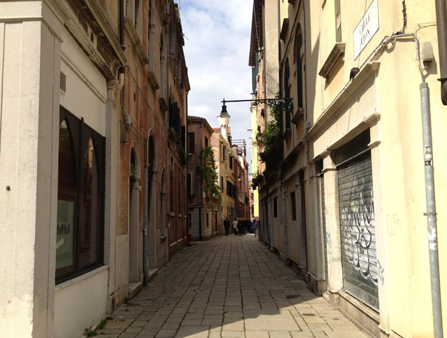 Our street, Calle Lion