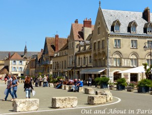 chartres_out_about_paris