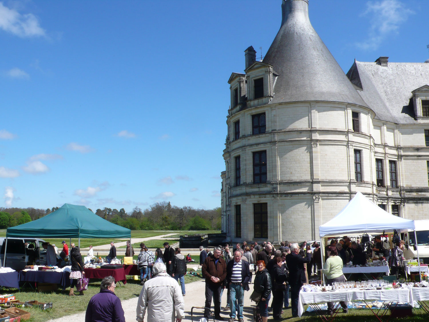 The brocante in Chambord two years ago on a perfect day