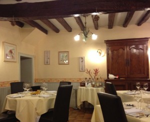 Dining room at Le Lion d'Or Val de Loire in Candé sur Beuvron