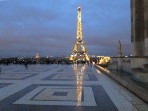 eiffel_tower_reflection