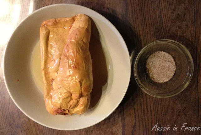 Step 1: Soak foie gras in 1/2 litre of milk with enough water to cover.
