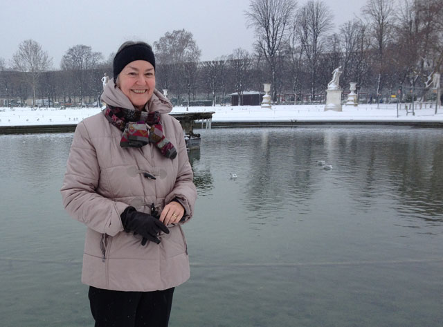 In front of the first pond in the Tuileries