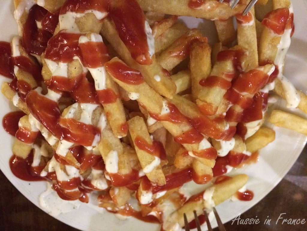 Mayonnaise and tomato ketchup French fries