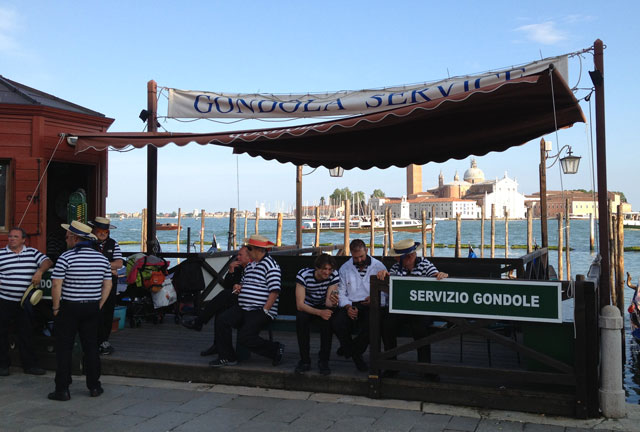 Gondoliers waiting for custom