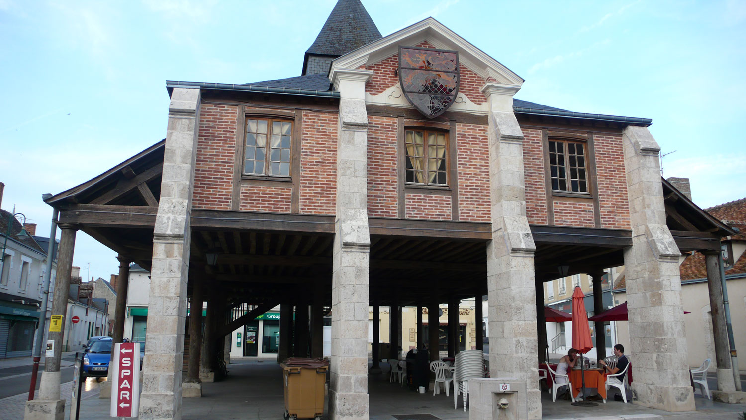 halle_bracieux