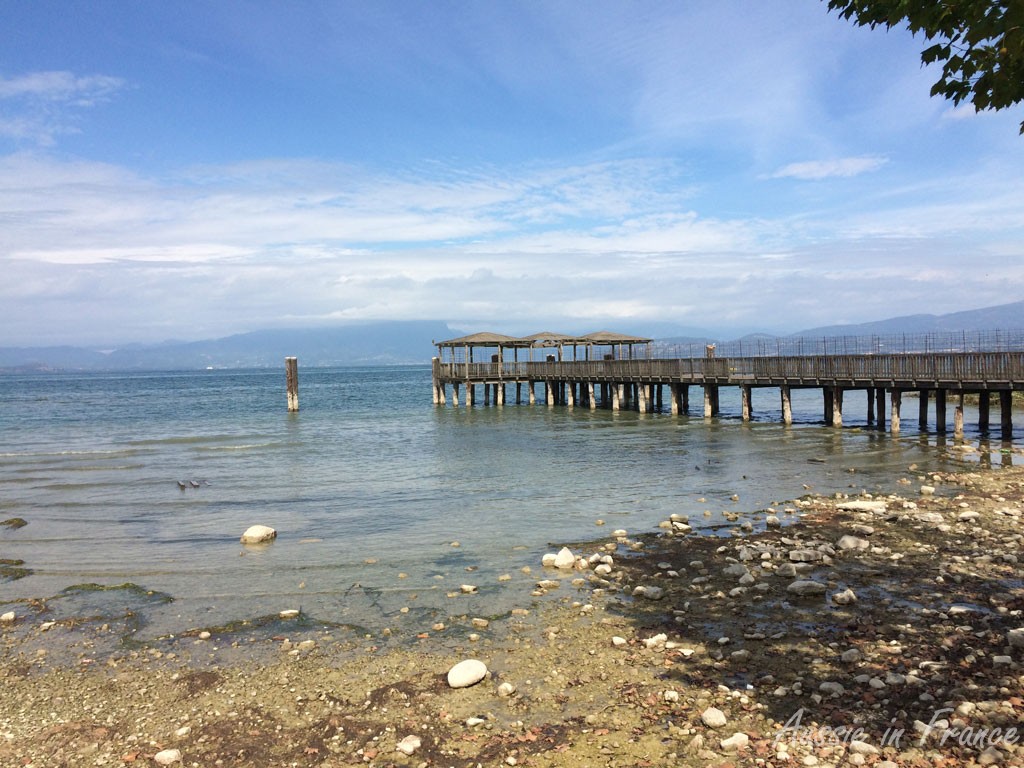 One of the many jetties after Lazise.