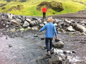 lou_messugo_hiking_in_Iceland