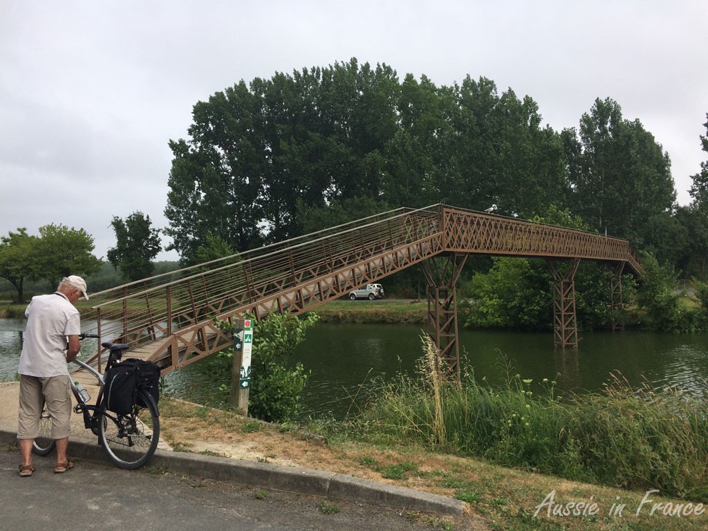A bridge over a canal - but which canal?