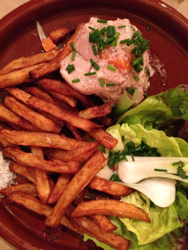 Mixed meat in aspic with Belgian fries