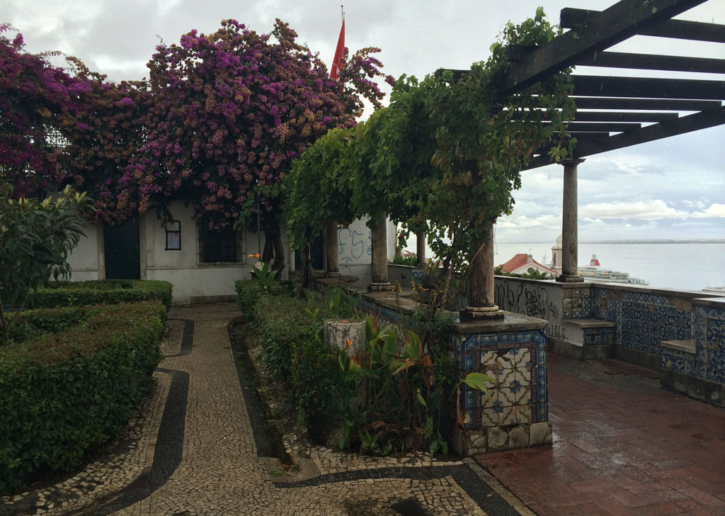 A miradouro in Alfama