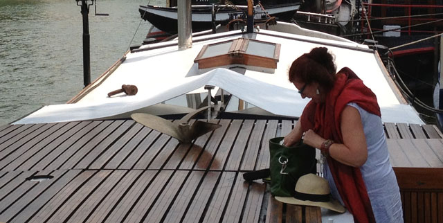 Geraldine rummaging for her missing keys