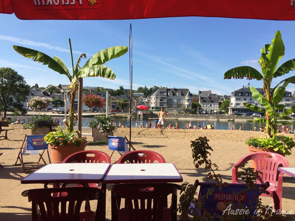 La Plage restaurant & bar at the beach in Montrichard