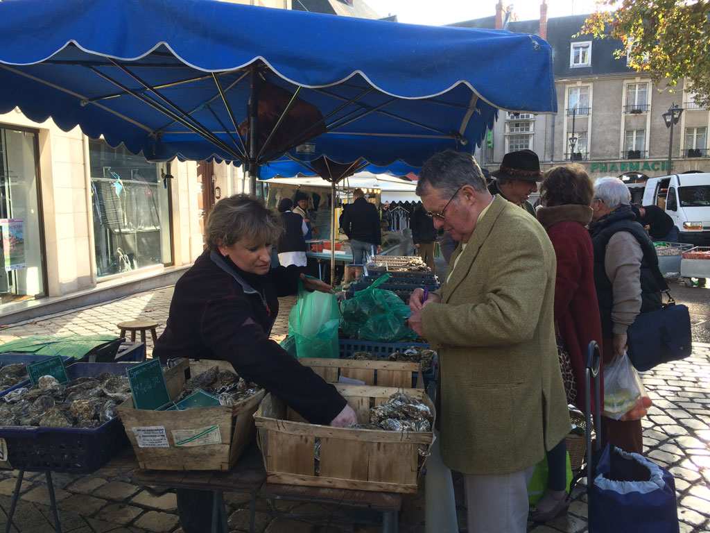 The all-important oyster vendor