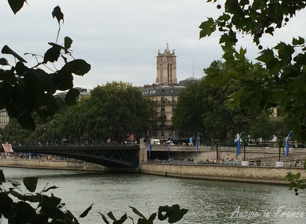 Tour Saint Jacques seen from Ile de la Cité