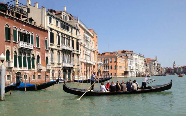 The tragetto (ferry) across the Grand Canal