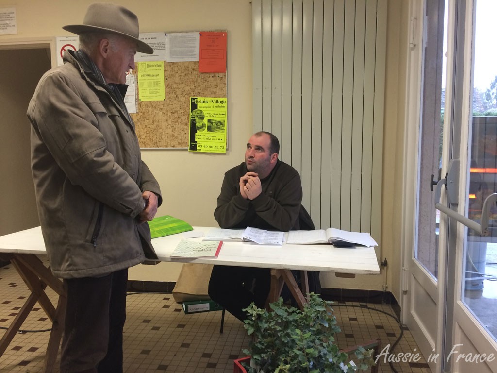 Talking to the truffle oak vendor