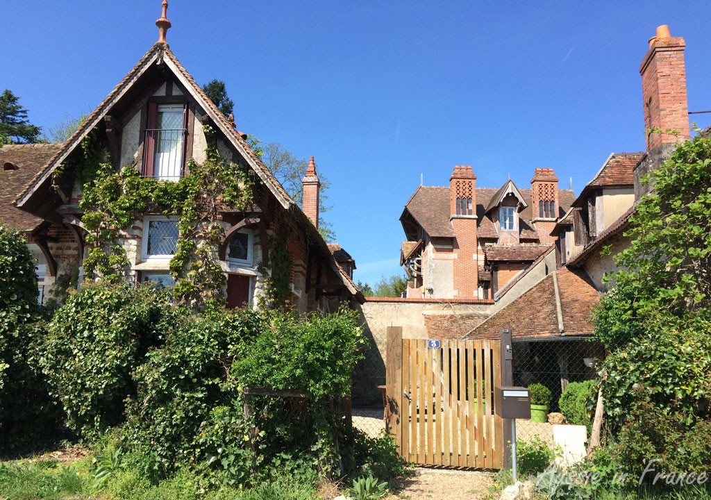 Houses with their unusual chimneys