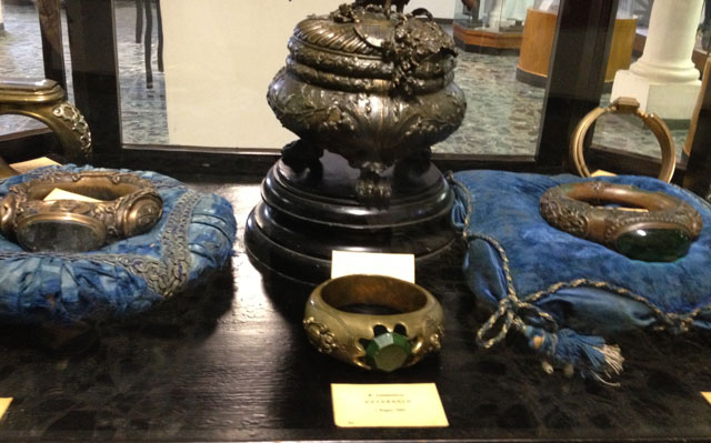 "Wedding rings" for vessels - about 18 or 20 cm in diameter